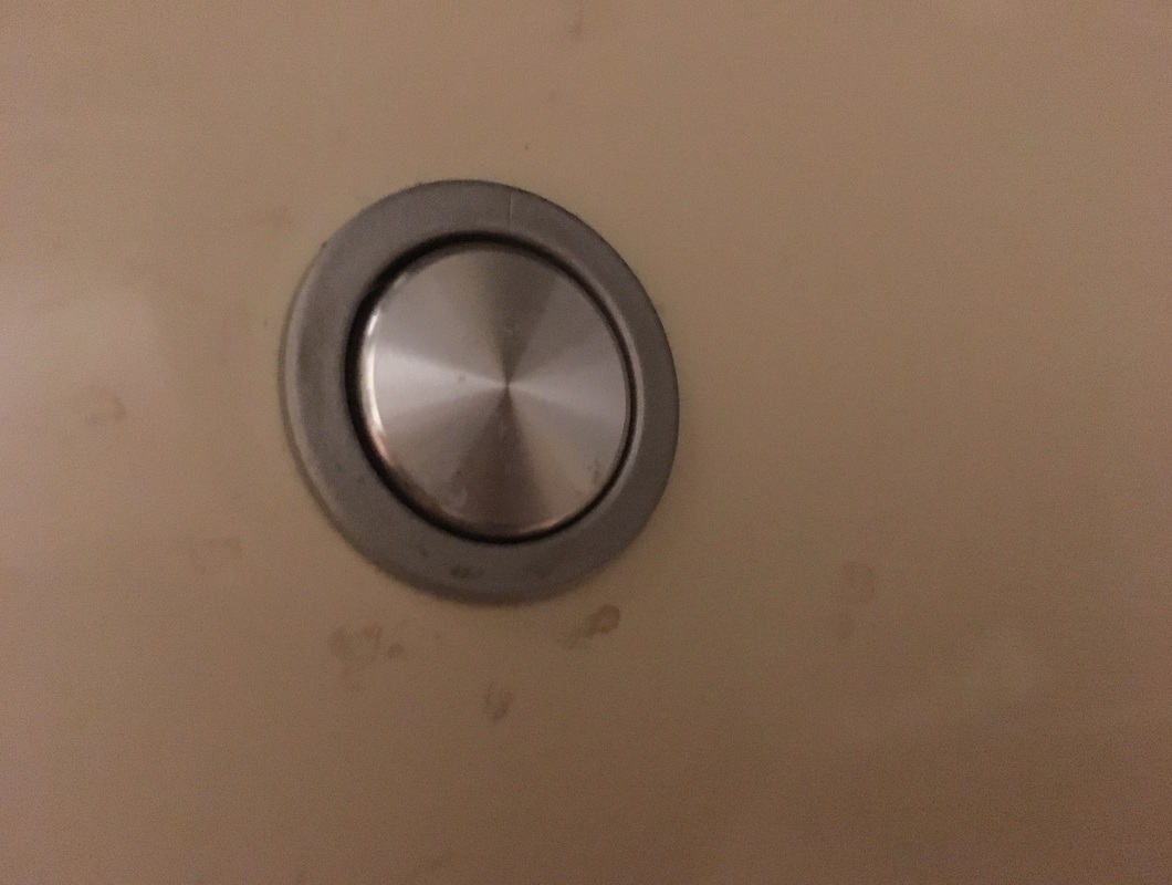 rozmontovat postel,sedacku a odstehovat z Phy do Brna,dodavku nemam