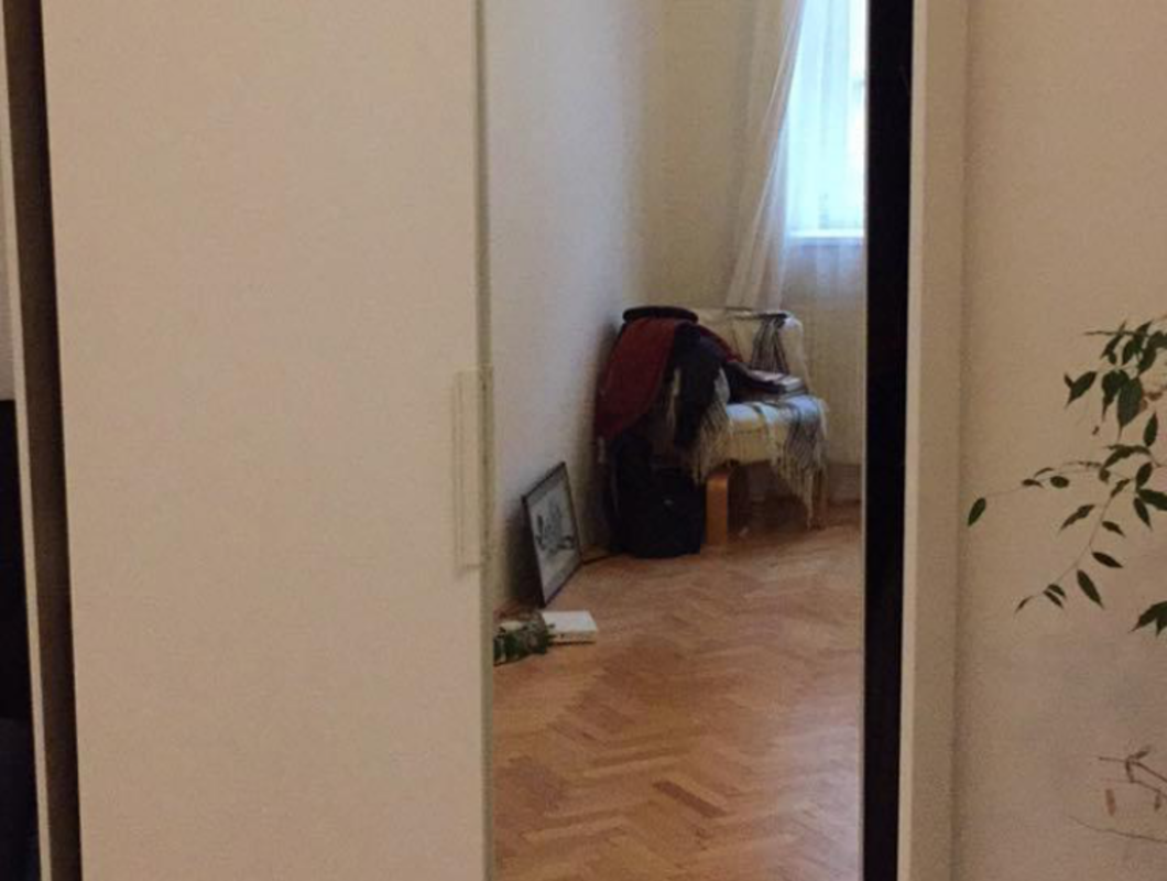 Demontovat, prestehovat, smontovat skrin se zrcadlem
